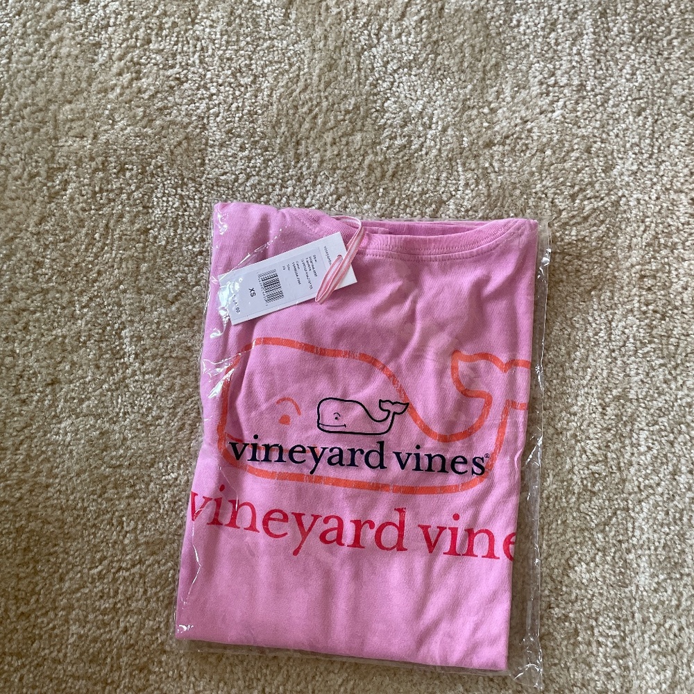 Vineyard whales pocket tee